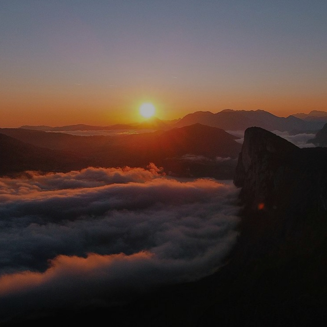 علی نصیری بزار دنیا بدونه کسی جز تو ندارم شدم سنگ صبورت